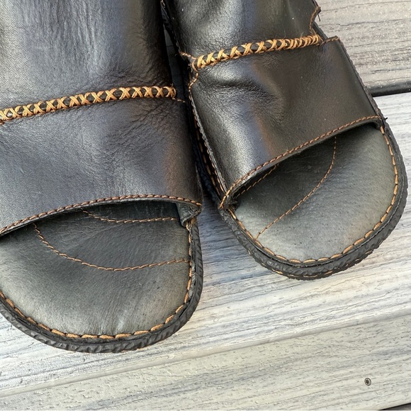 Born Mens Size 10/44 FloresBlack Leather and Tan Stitched Beach Vacation Sandals - Picture 8 of 17